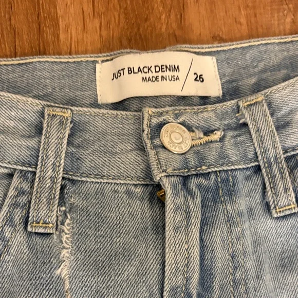 Just Black Women's Light Blue Ripped Straight Leg Jeans Size 26 - Picture 2 of 11